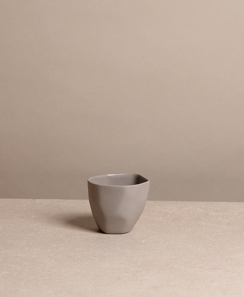 https://www.tinkalu.com/media/b8/88/fa/1730639865/Becher XS grau.jpg