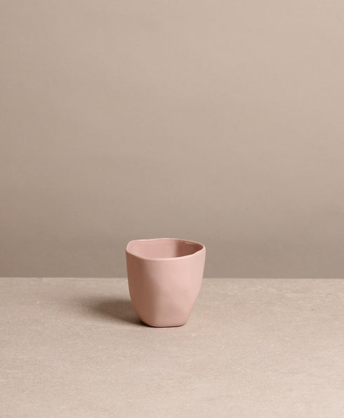 https://www.tinkalu.com/media/c7/db/01/1730639865/Becher XS rose.jpg