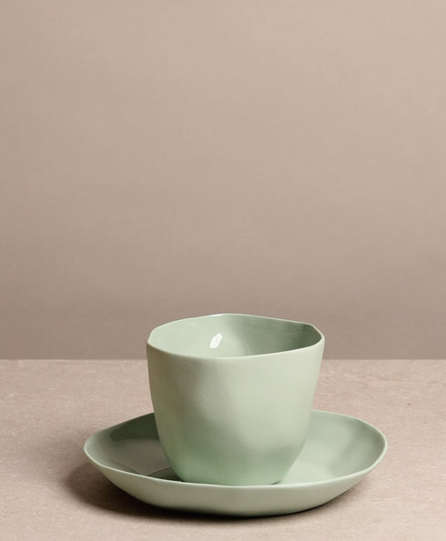 https://www.tinkalu.com/media/6f/03/55/1730704238/Becher gro mit UT mint.jpg