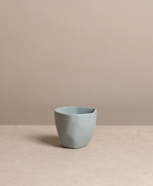 https://www.tinkalu.com/media/04/2e/75/1730562929/Becher klein blau.jpg