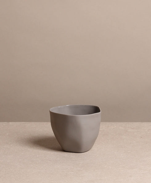 https://www.tinkalu.com/media/14/7c/f7/1730564233/Becher mittel grau.jpg