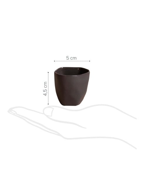 https://www.tinkalu.com/media/85/0a/14/1732480308/Hand Becher XS anthra tiny.jpg